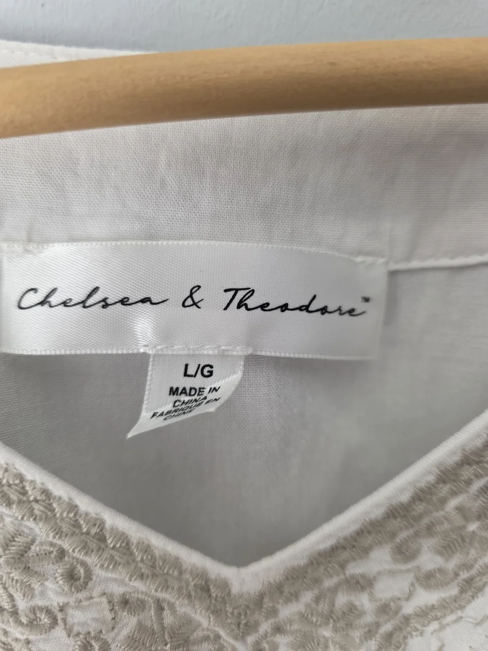 Chelsea & Theodore Embroidered Boho Blouse Women’s Size L White Bell Sleeve - Picture 5 of 12